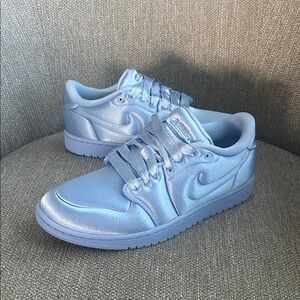 Air Jordan 1 Low Method of Make "Satin Aluminum” Sneakers